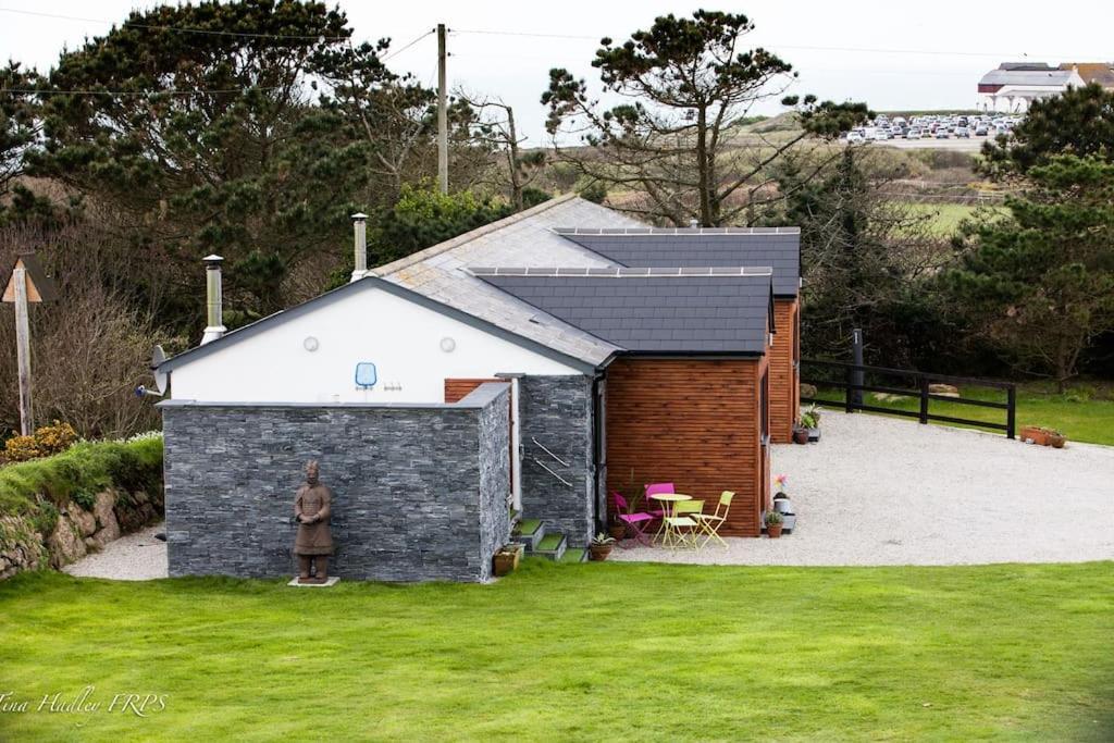 2 Bedroom Cottage Sleeps 4, With Pool Use, Sennen Dış mekan fotoğraf