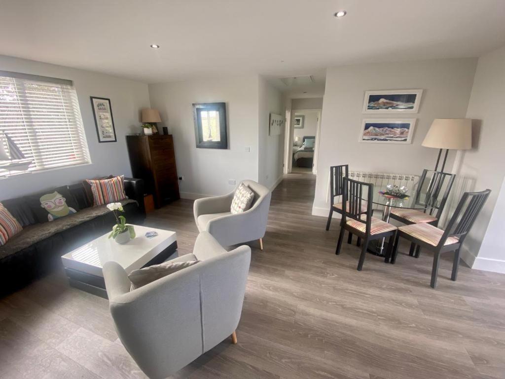 2 Bedroom Cottage Sleeps 4, With Pool Use, Sennen Dış mekan fotoğraf