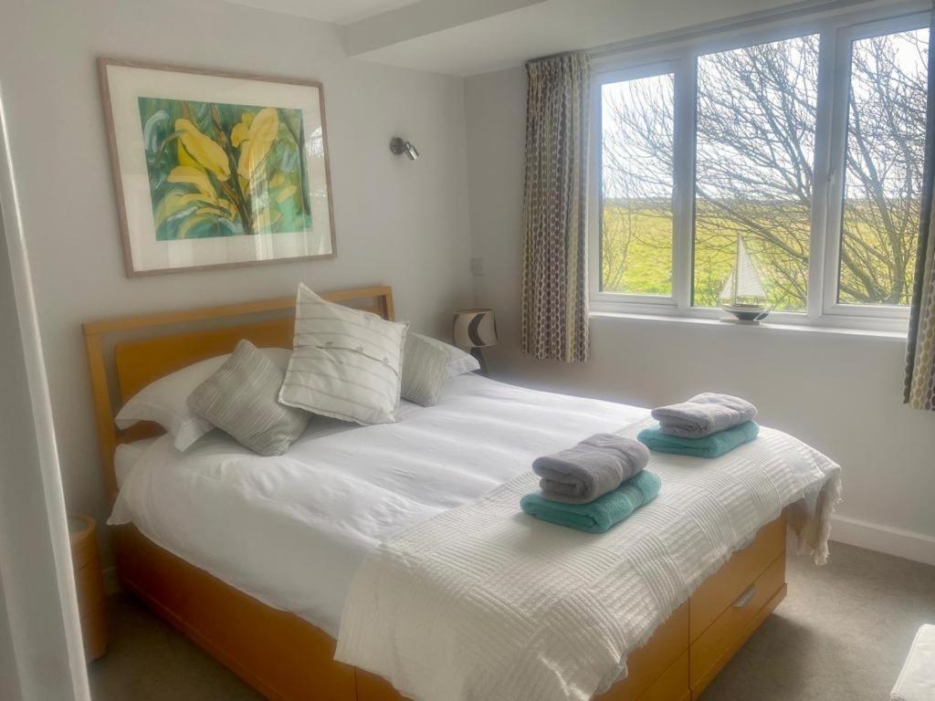 2 Bedroom Cottage Sleeps 4, With Pool Use, Sennen Dış mekan fotoğraf
