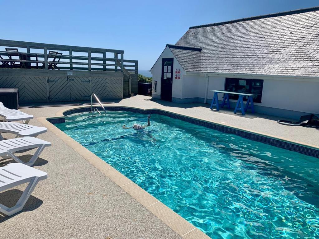 2 Bedroom Cottage Sleeps 4, With Pool Use, Sennen Dış mekan fotoğraf