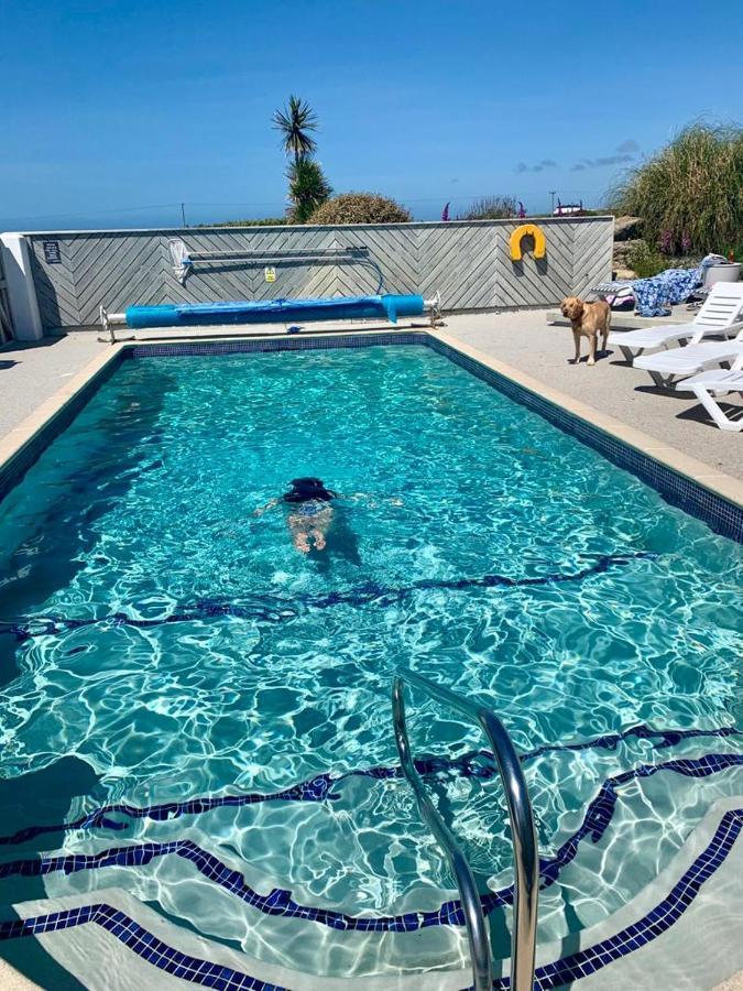 2 Bedroom Cottage Sleeps 4, With Pool Use, Sennen Dış mekan fotoğraf